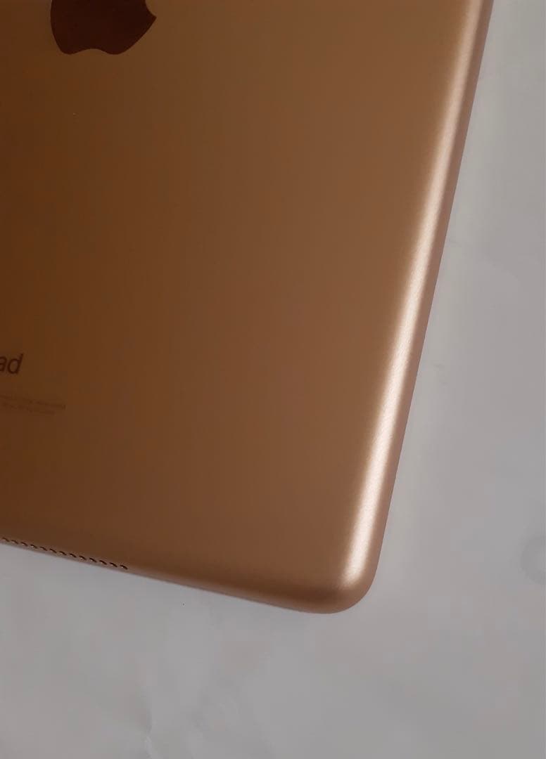 iPad6 第六世代 128GB ゴールド Wi-Fi + cellular