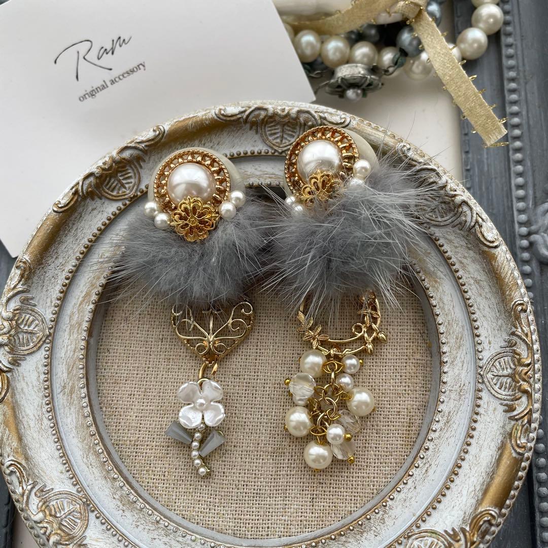 いとうゆ　アンティークボタン　ミンクファー　サージカルステンレスピアス