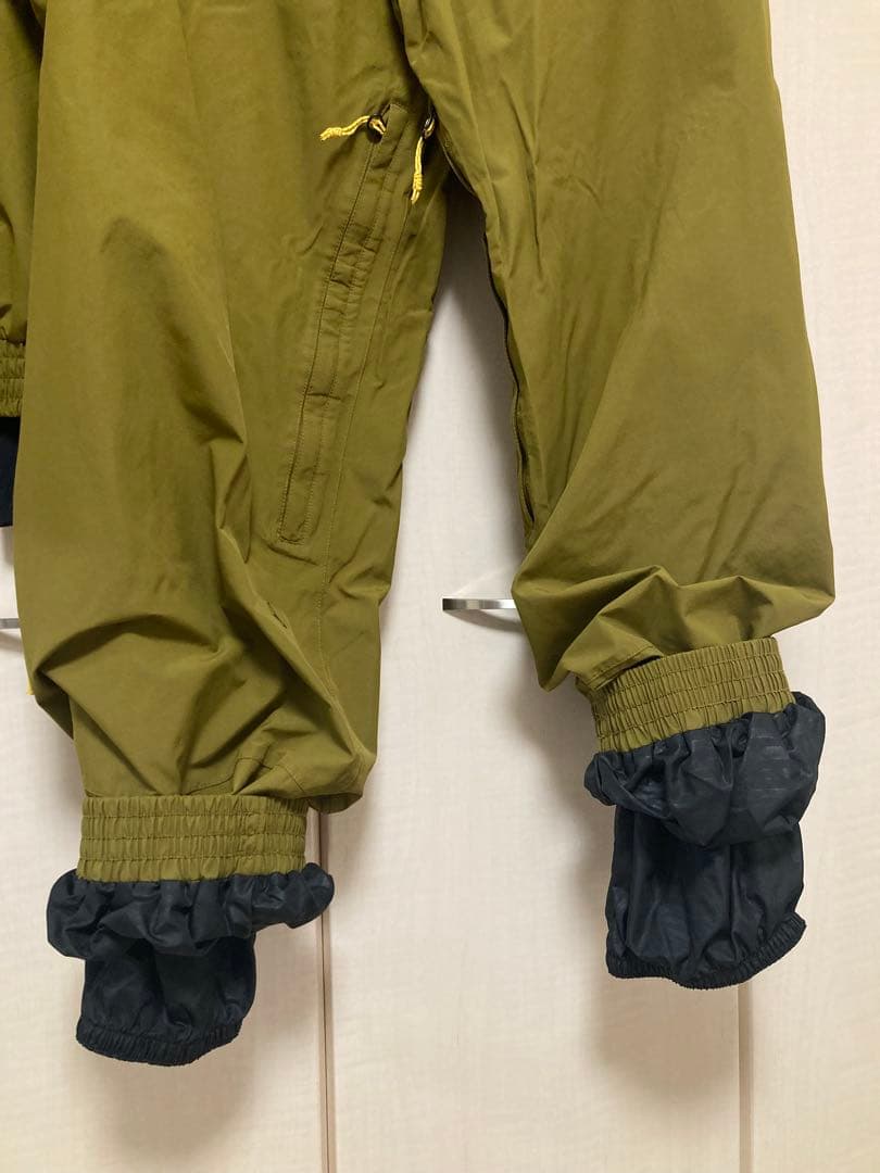 VOLCOMジャケットS、パンツM 上下セット　ロンゴ　スノーボード　カーキー