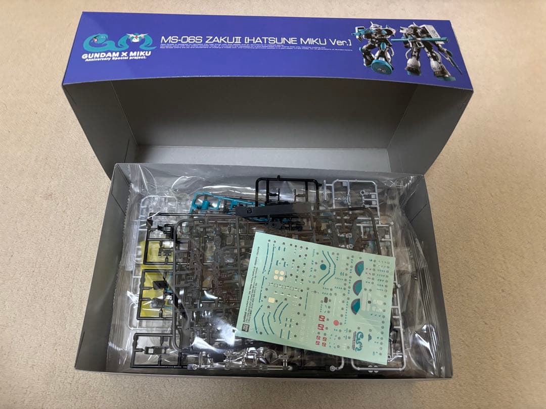 RG ザクⅡ 初音ミクver