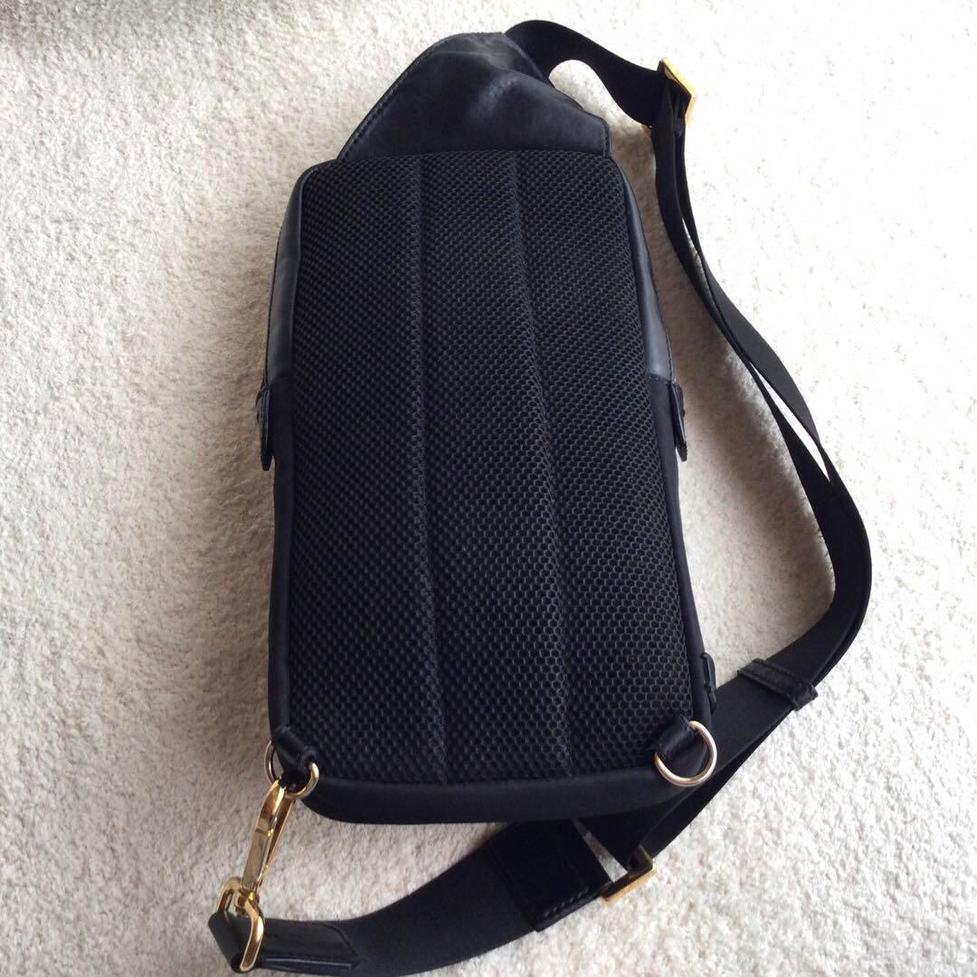 ✨美品✨FENDI フェンディ　ボディーバッグ　バグズアイ　ゴールドアイ