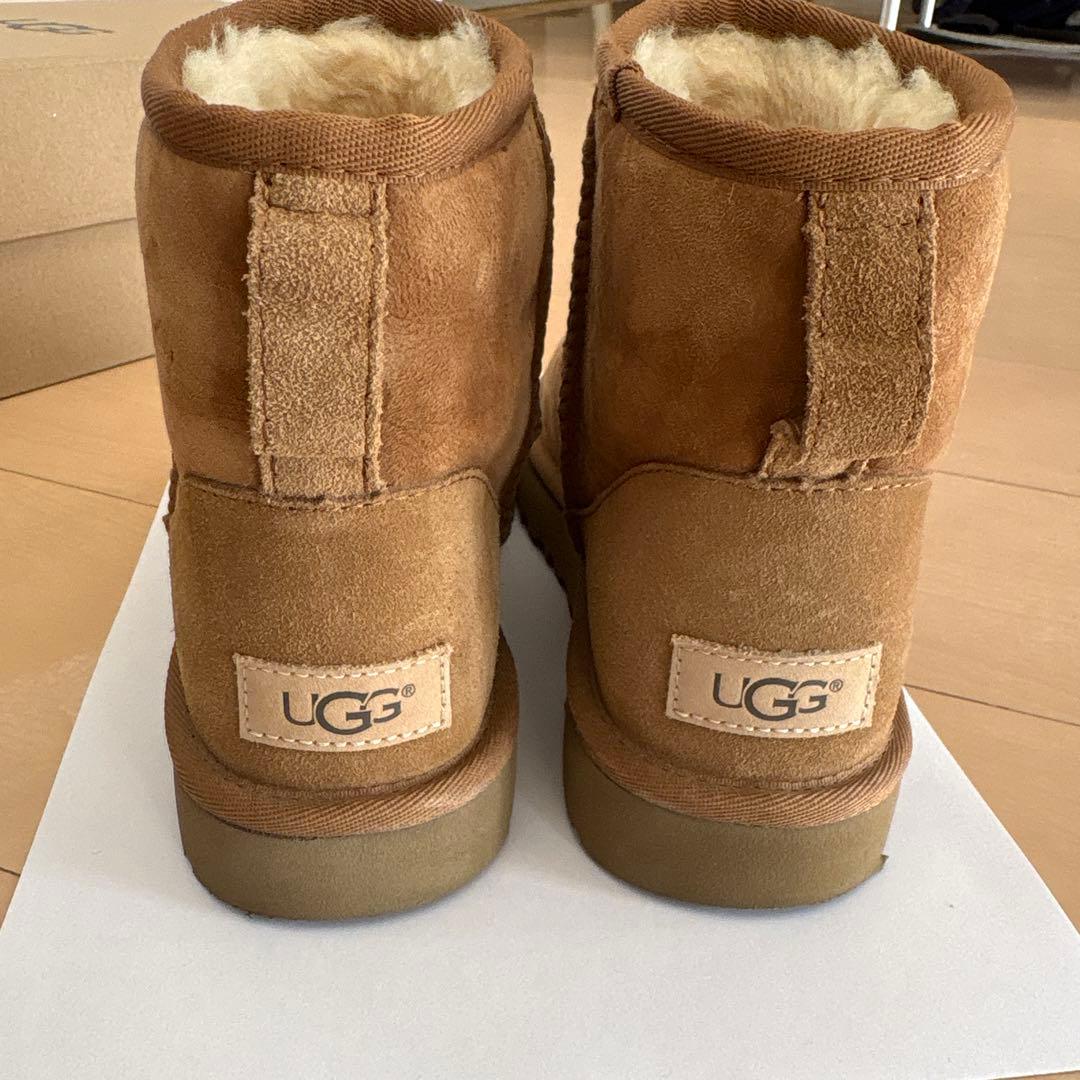 UGG アグ ムートンブーツ クラシックミニ 2 チェスナット 24cm