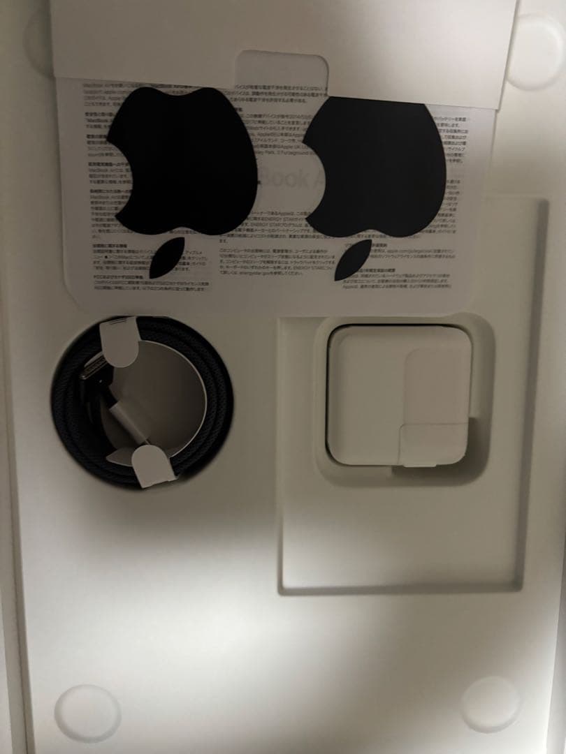 m*9様 M2チップ 13インチMacBook Air 8GB/256GB 20