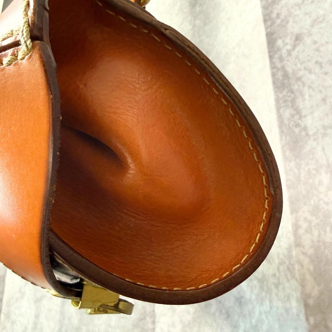 HERZ ヘルツ 3次元立体フォルム 2wayウエストボディバッグキャメル