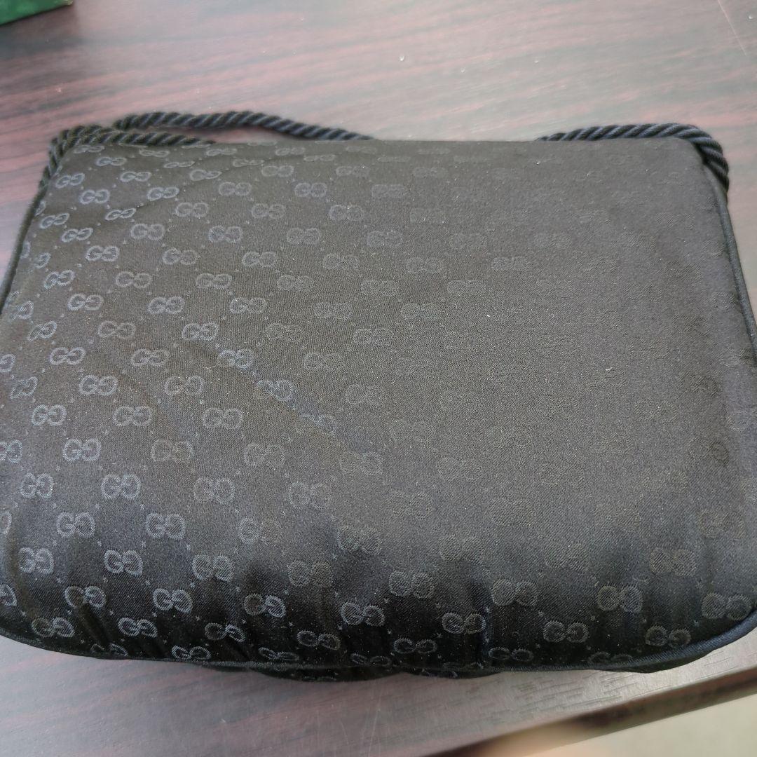 GUCCI ブラックポーチ リボン付き