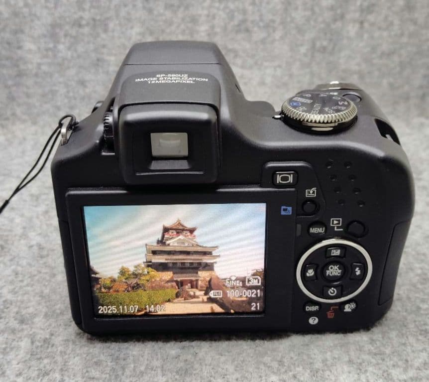 デジタルカメラ OLYMPUS CAMEDIA SP-590UZ