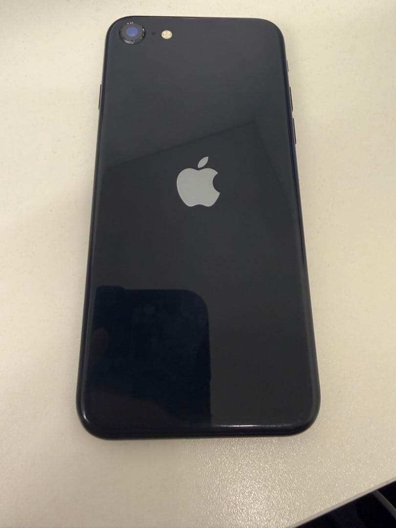 Apple iPhone SE 128GB 黒（第3世代）