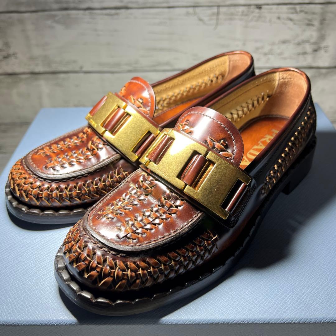 希少美品✨PRADA プラダ ブラッシュドレザーローファー34革靴フラット金具