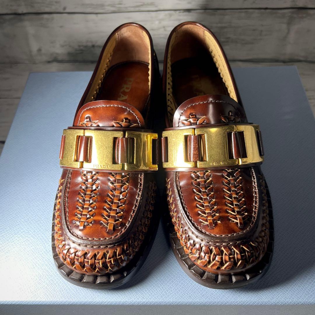 希少美品✨PRADA プラダ ブラッシュドレザーローファー34革靴フラット金具