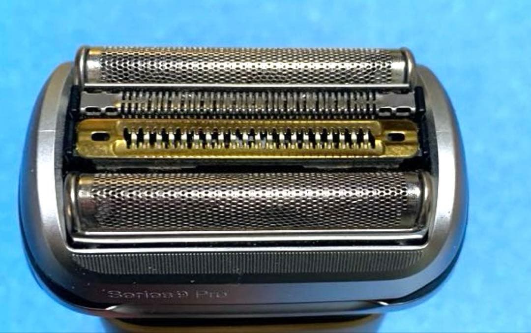 美品　ブラウンシェーバー　9　pro　ゴールド　革ケース・充電台・コード・取説付