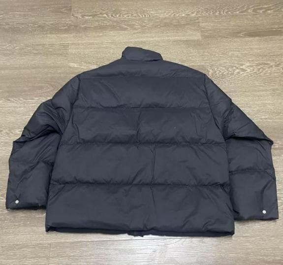 COMOLI 23AW ダウンジャケット ミニマルデザイン 高密度軽量