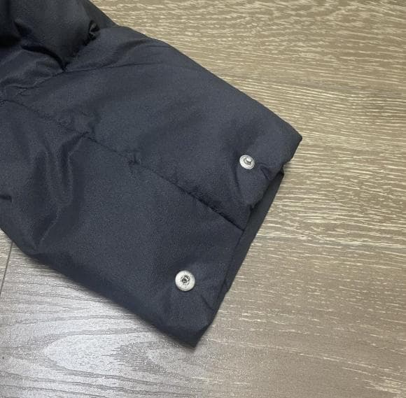 COMOLI 23AW ダウンジャケット ミニマルデザイン 高密度軽量