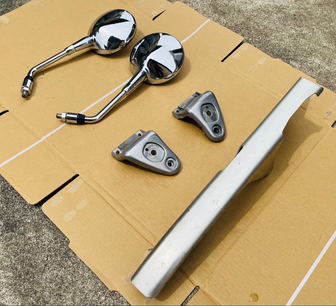 ゼファー1100用純正バックミラー他小物