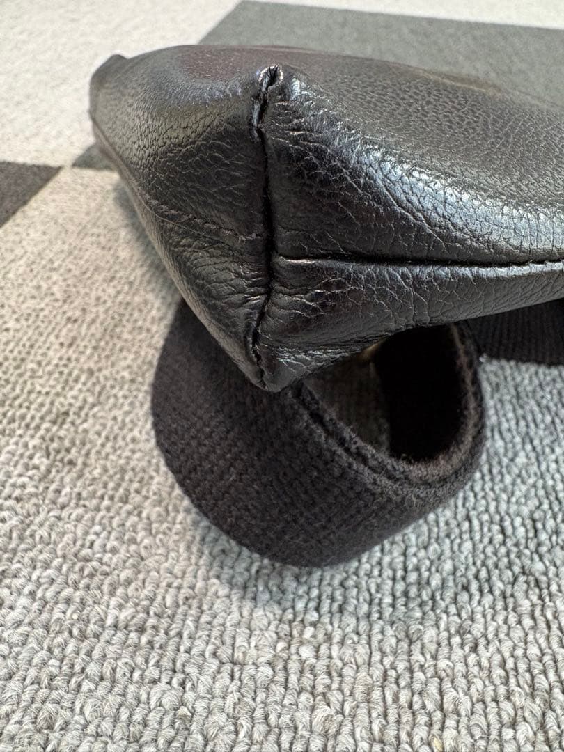 IL BISONTE クロスボディバッグ ブラック