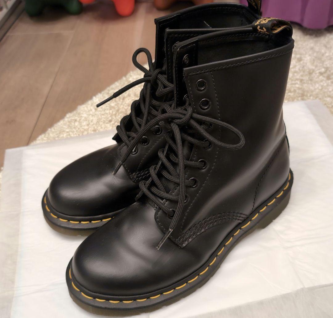 ドクターマーチン 1460 8ホール スムーズレザーレースアップブーツ/ブラック