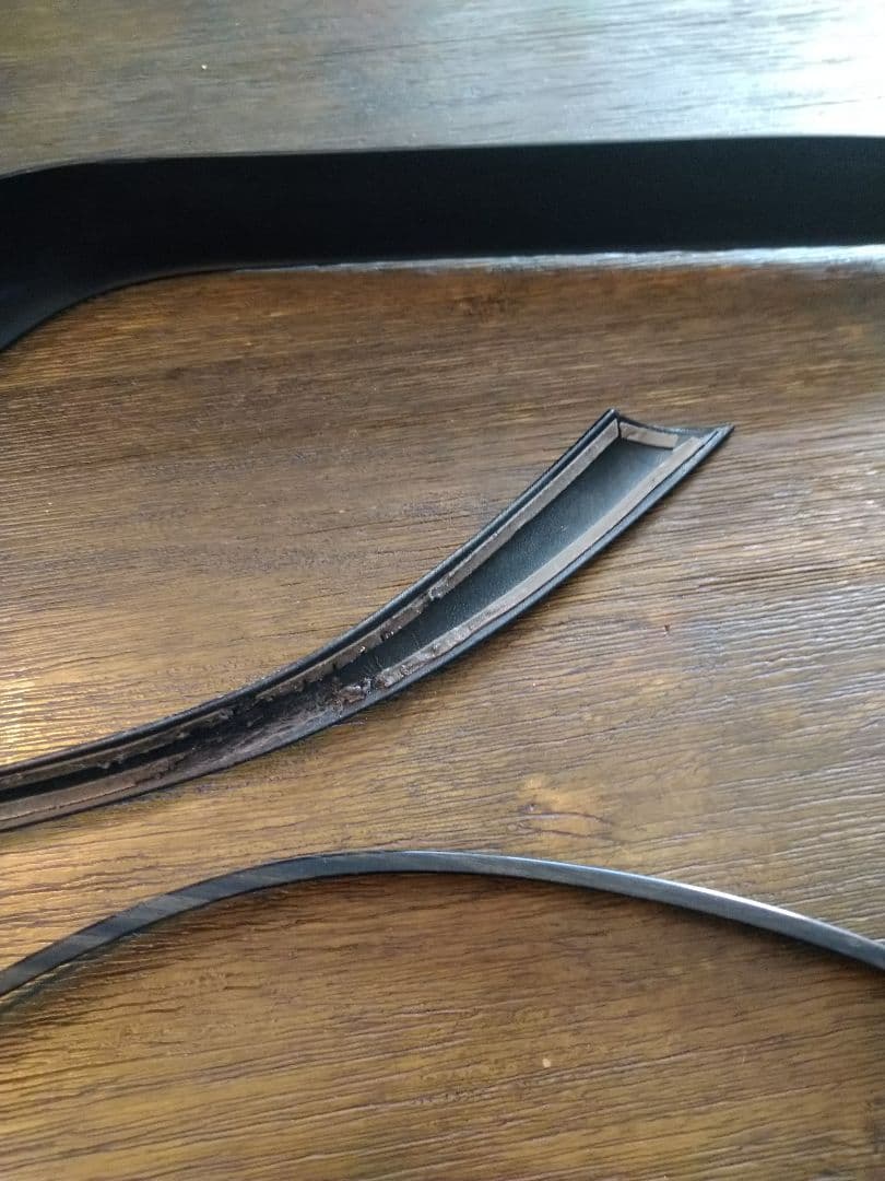 ヴォクシー８０　シルクブレイズ　インテリアパネル　黒木目