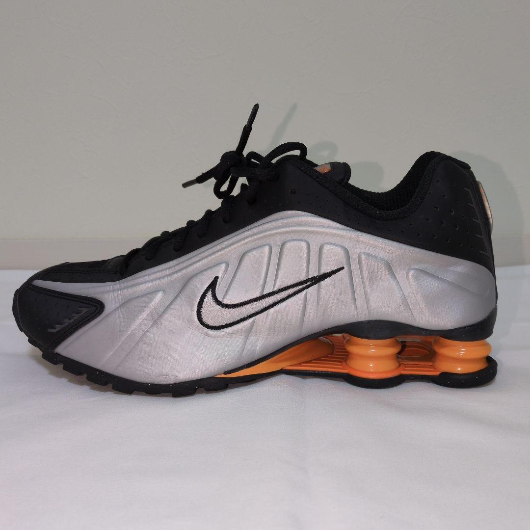 【しょーろんぽー】Nike shox r4 シルバー/ブラック 27cm