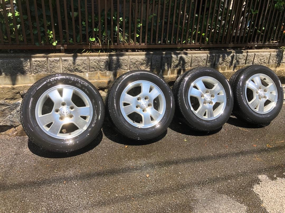 4本セット トヨタ ノア・ヴォクシー 純正ホイール（タイヤ付き） 直接引取り