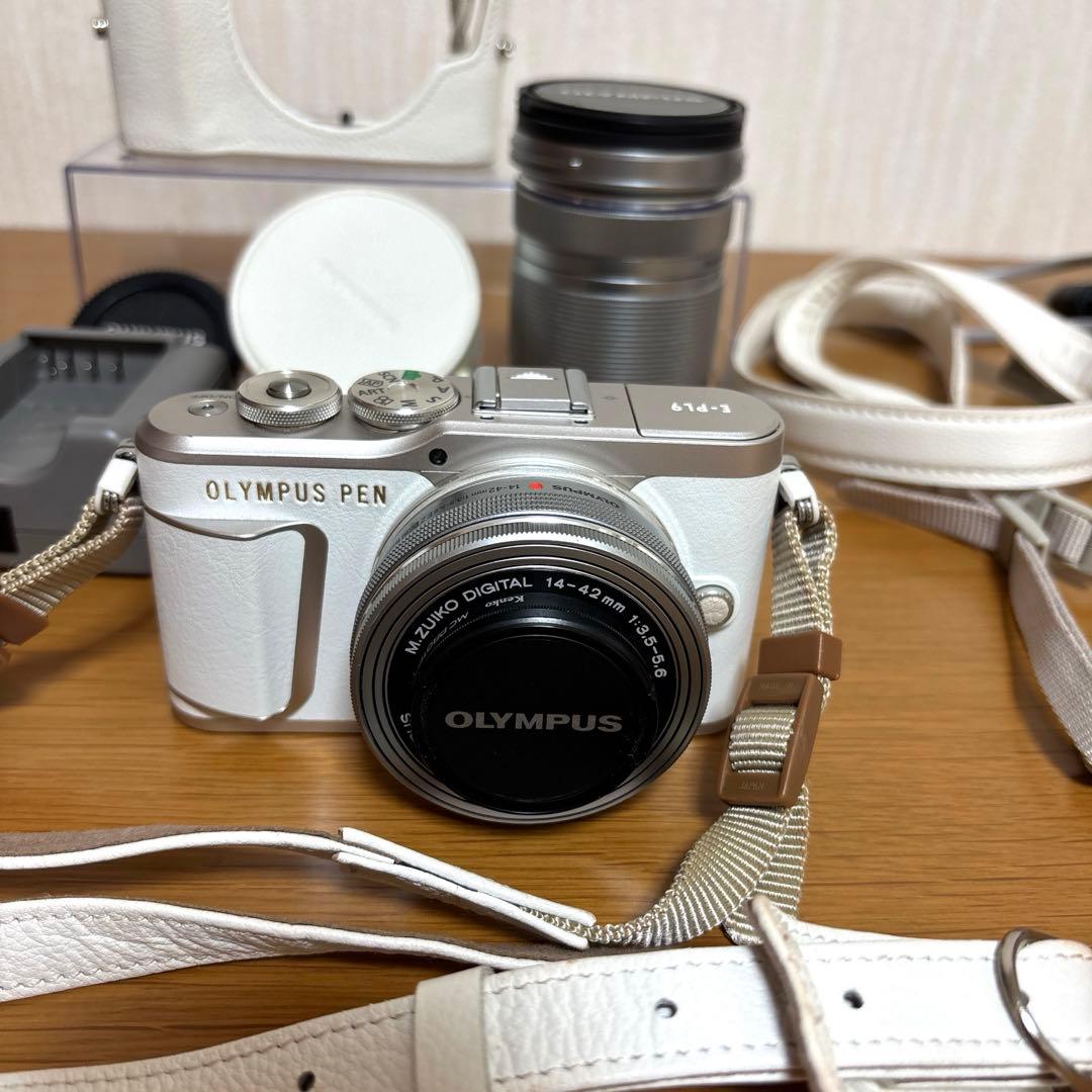 OLYMPUS オリンパス PEN E-PL9 ミラーレス一眼カメラ　ケース付