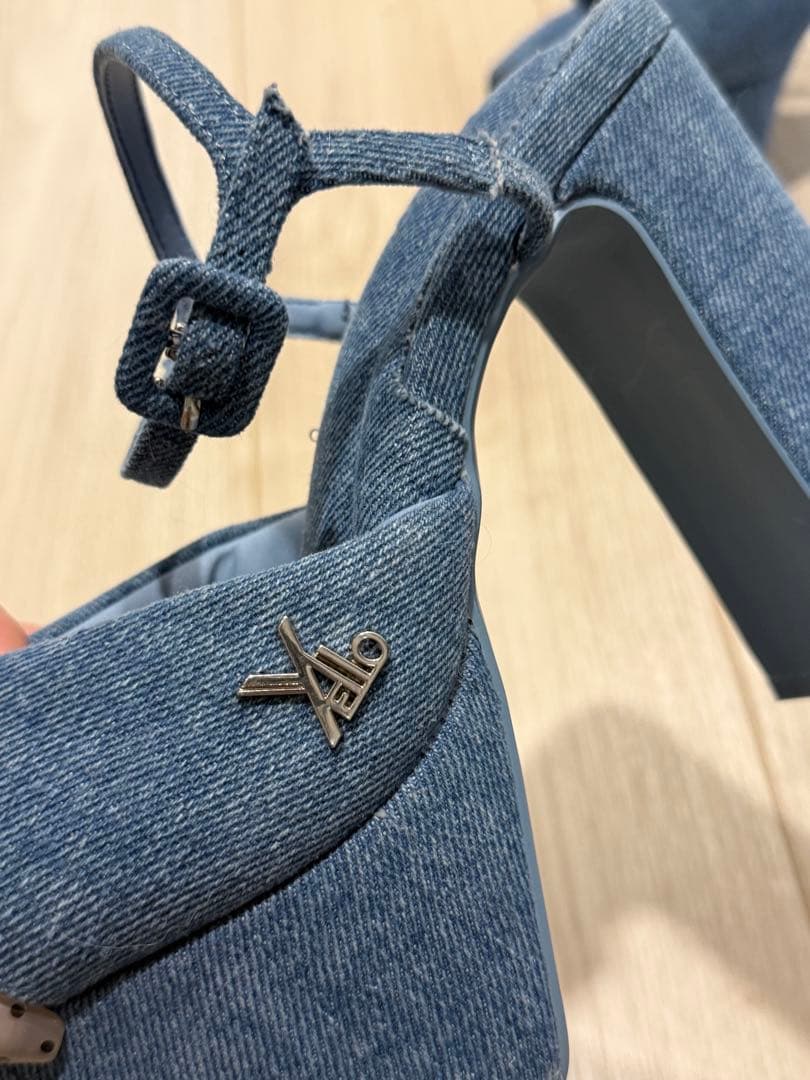 靴 YELLO SASSY CHUNKY HEEL SANDALS