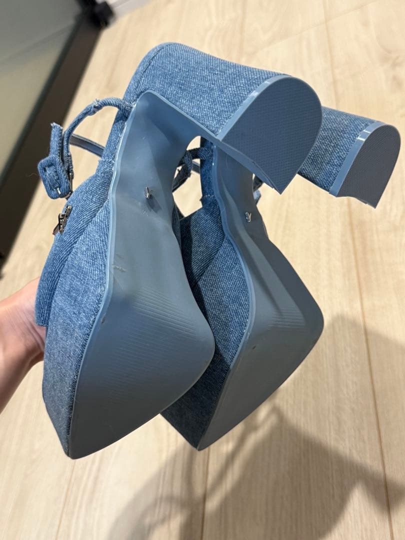 靴 YELLO SASSY CHUNKY HEEL SANDALS