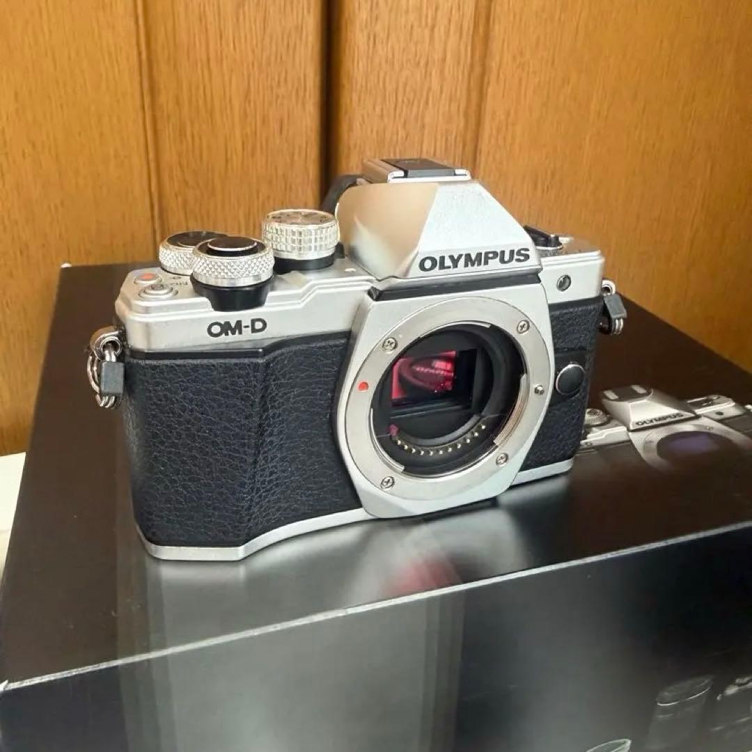デジタルカメラ OLYMPUS OM-D E-M10 Mark II