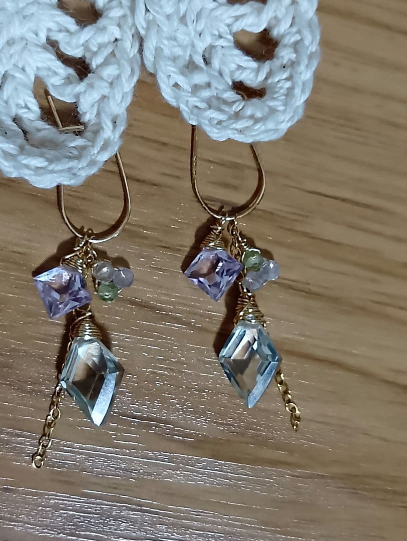 515/14kgfタンザナイト・ヘソナイト・ブルームーンストーンのチャーム