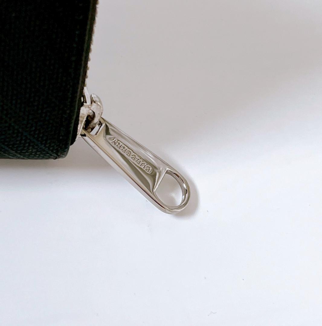 美品　BURBERRY バーバリー 長財布 ラウンドファスナー