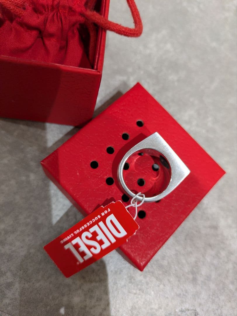 DIESEL シルバー/レッド スクエアリング