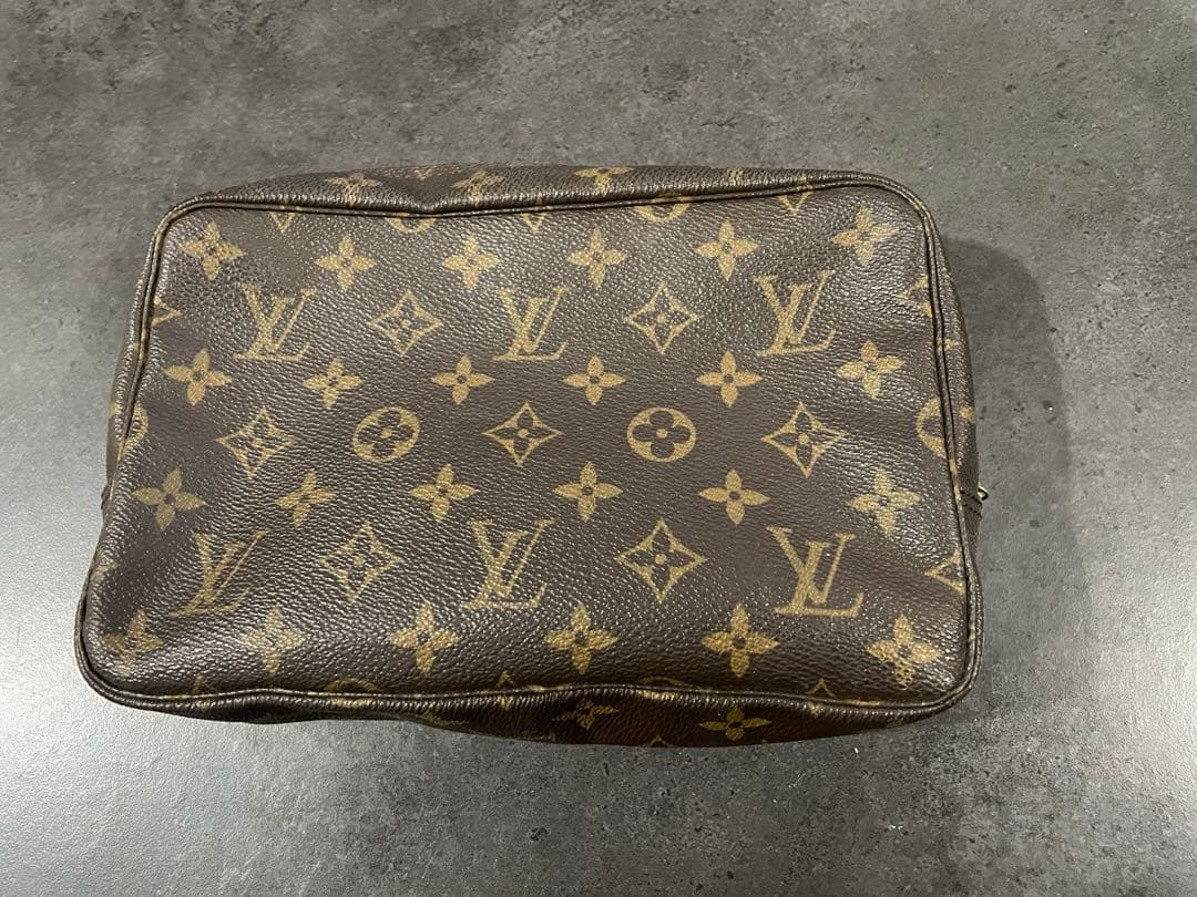 ヴィトン Vuitton トゥルーストワレット 23ポーチ