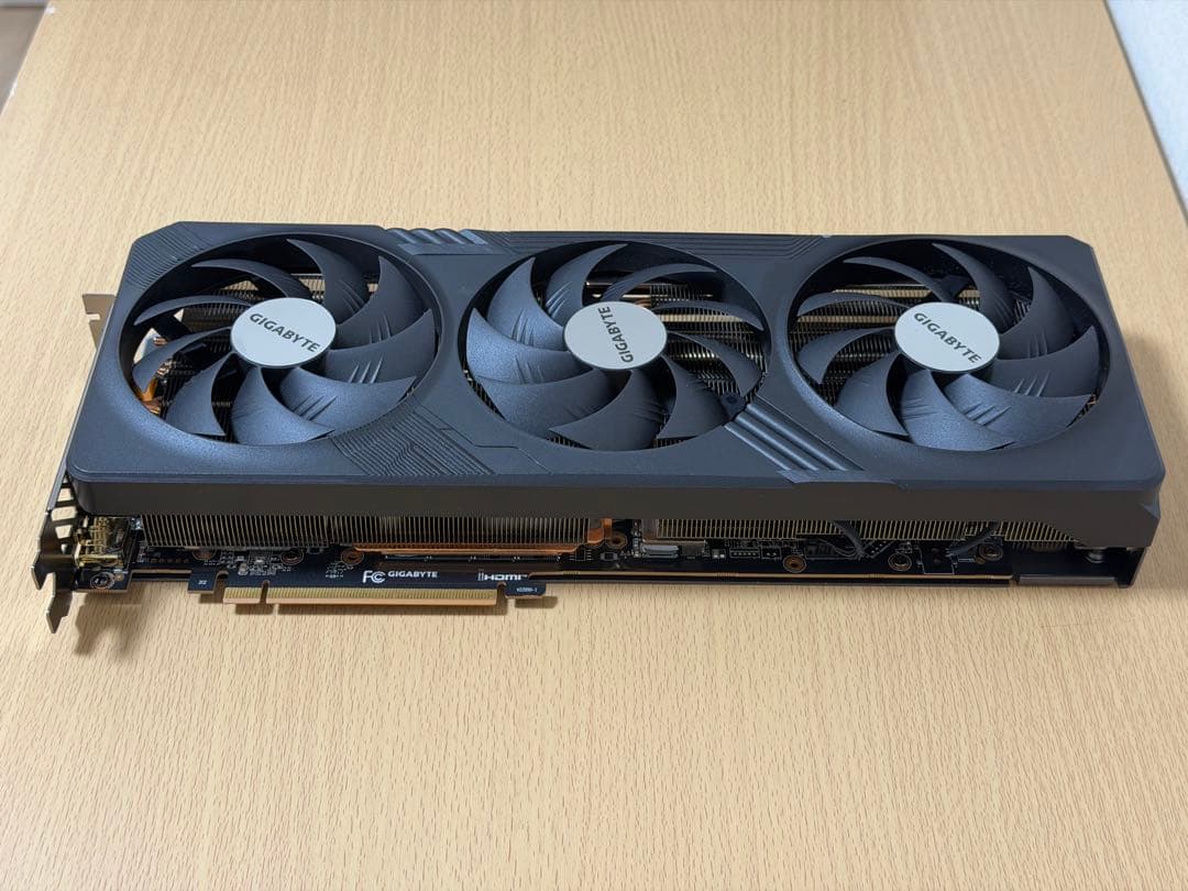 グラフィックボード・グラボ・ビデオカード GIGABYTE Radeon RX 7900 XT GAMING OC 20G