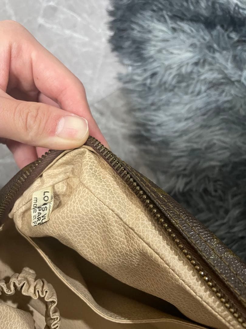 ✨LOUIS VUITTON モノグラム トゥルーストワレット28 M47522