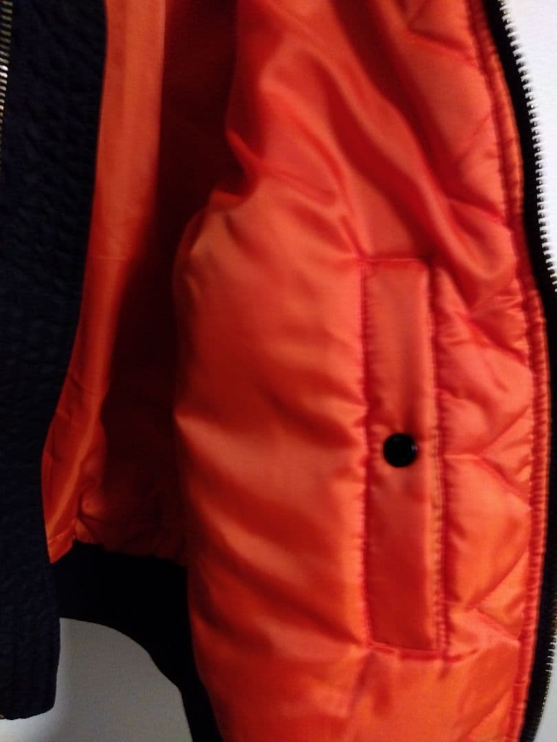 値下げ‼️AVIREX ma-1　ブラック