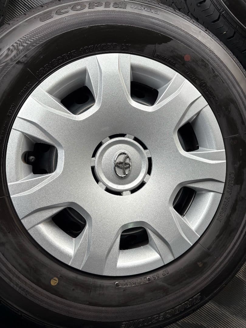 トヨタ ハイエース 新車外し 2025年 タイヤホイール 4本セット 15インチ