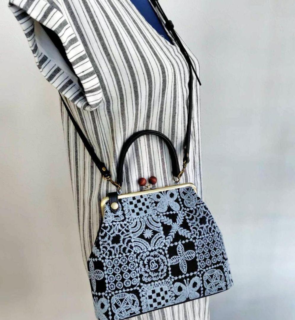 【専用】/フォレストタイルグレイ/木玉がま口革ブラック