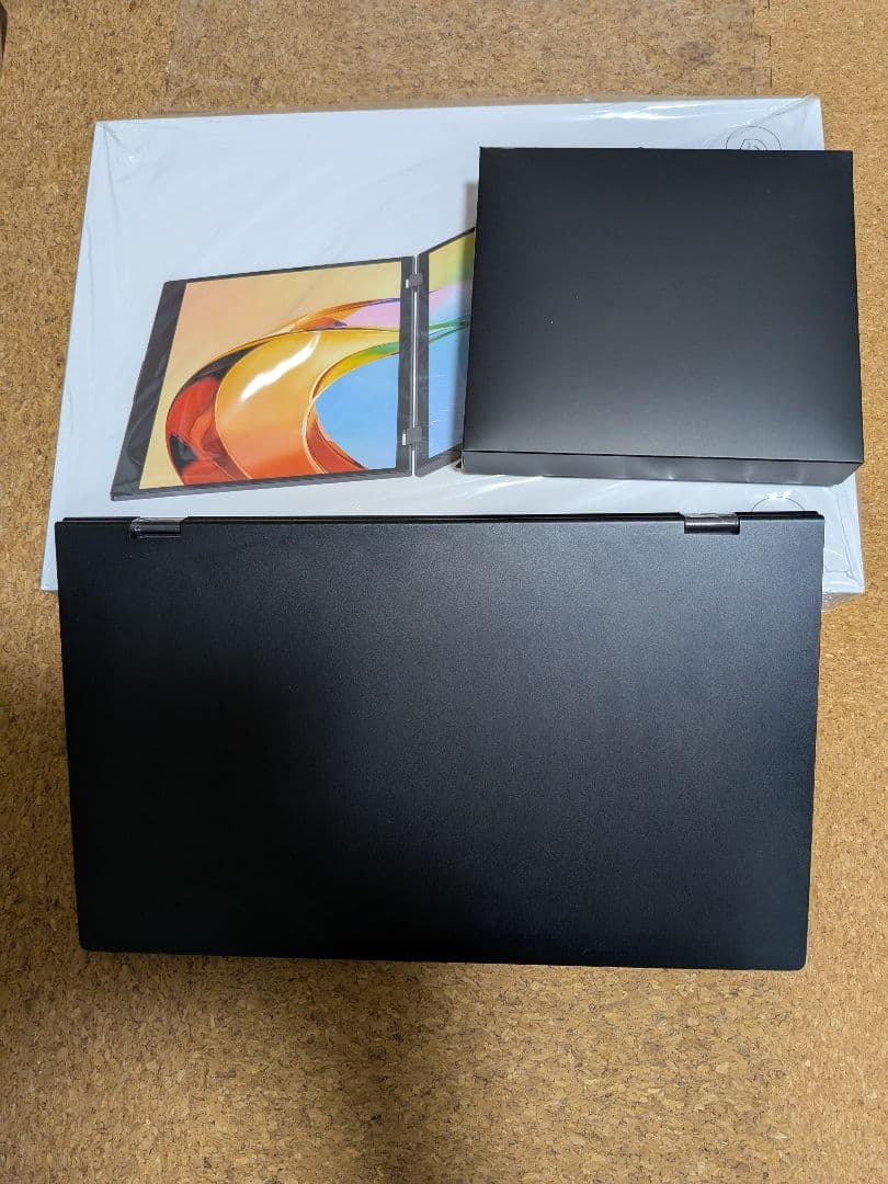 15.6インチ 2画面ディスプレイ、折りたたみ式デュアルディスプレイ