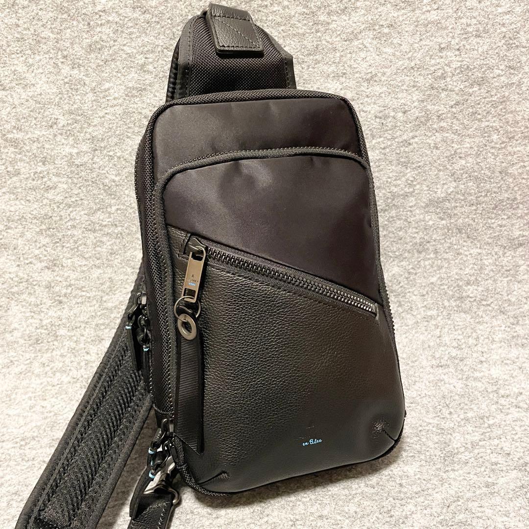 【未使用級】　ランバンオンブルー　ボディバッグ　レザー×ナイロン　黒