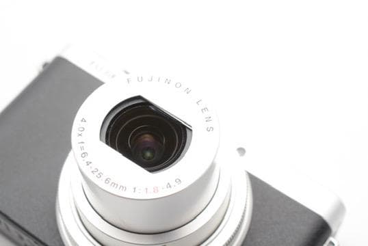 FUJIFILM XQ2 富士フイルム 高級コンパクトデジタルカメラ 人気モデル