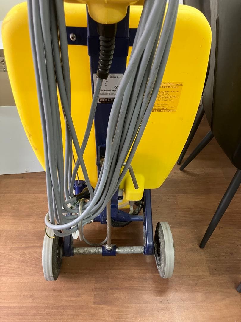 蔵王産業 スプレーバルチャー CR48 スリーブラシ式カーペット洗浄機 100V