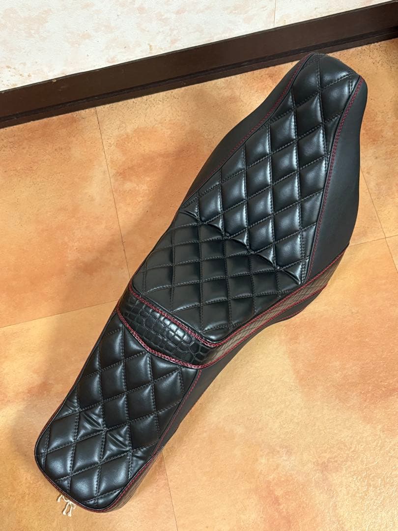 ☆ワンオフシート　ハーレーダビッドソン☆極美品　 ソフテイル200ワイドタイヤ用