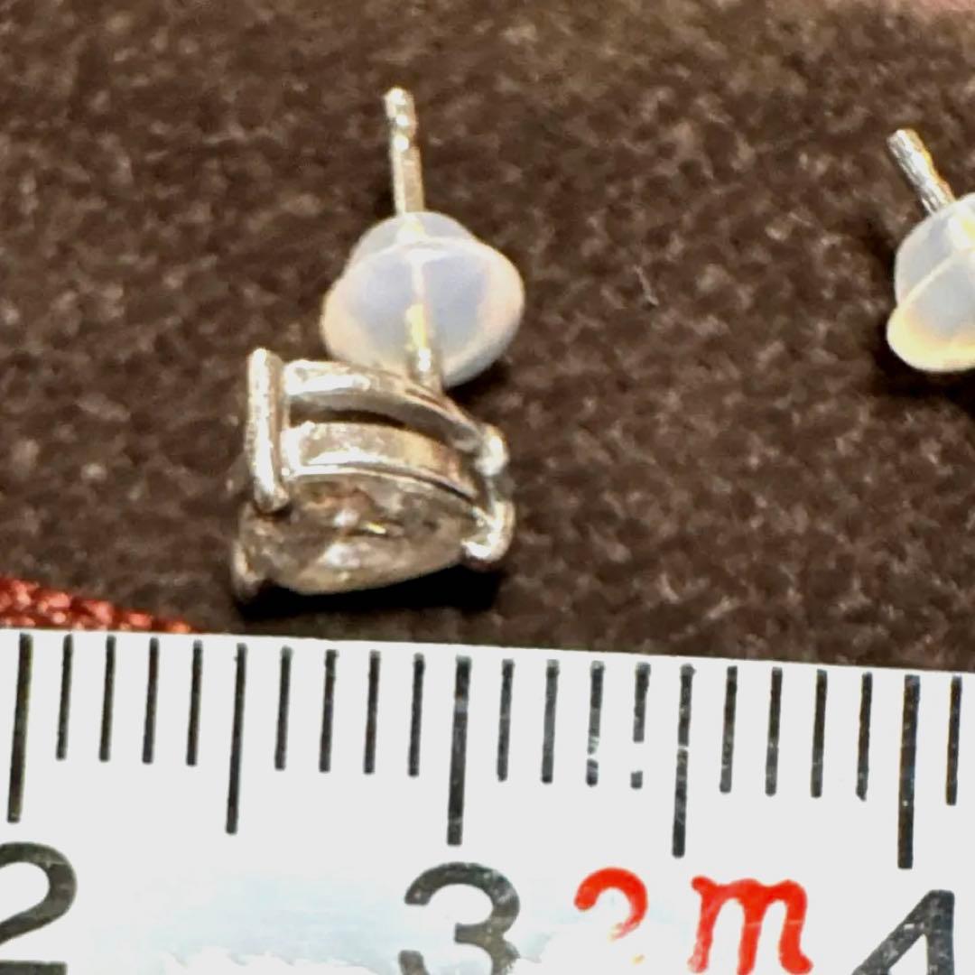 ダイヤモンド　ペアシェイプピアス　プラチナ900 鑑定書付き