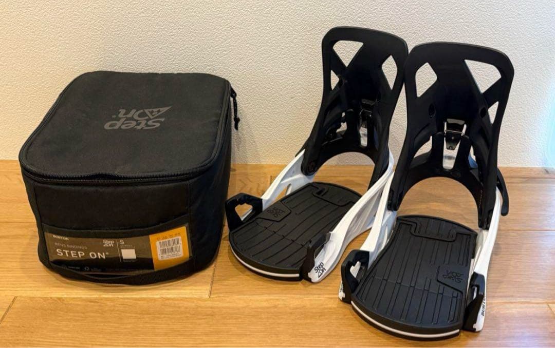 k*3様 Burton STEP ON ビンディング S 黒/白 収納バッグ付き