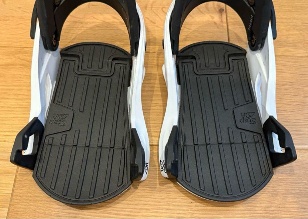 k*3様 Burton STEP ON ビンディング S 黒/白 収納バッグ付き
