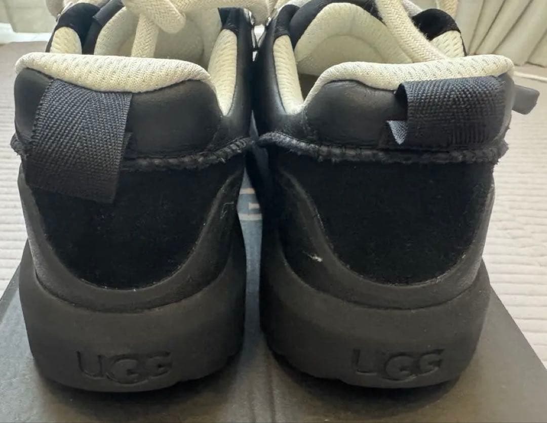 UGG スニーカー