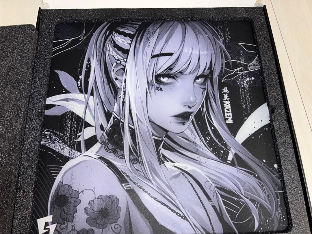 マウス・トラックボール GLSSWRKS Kazemi Premium Glass Mousepad