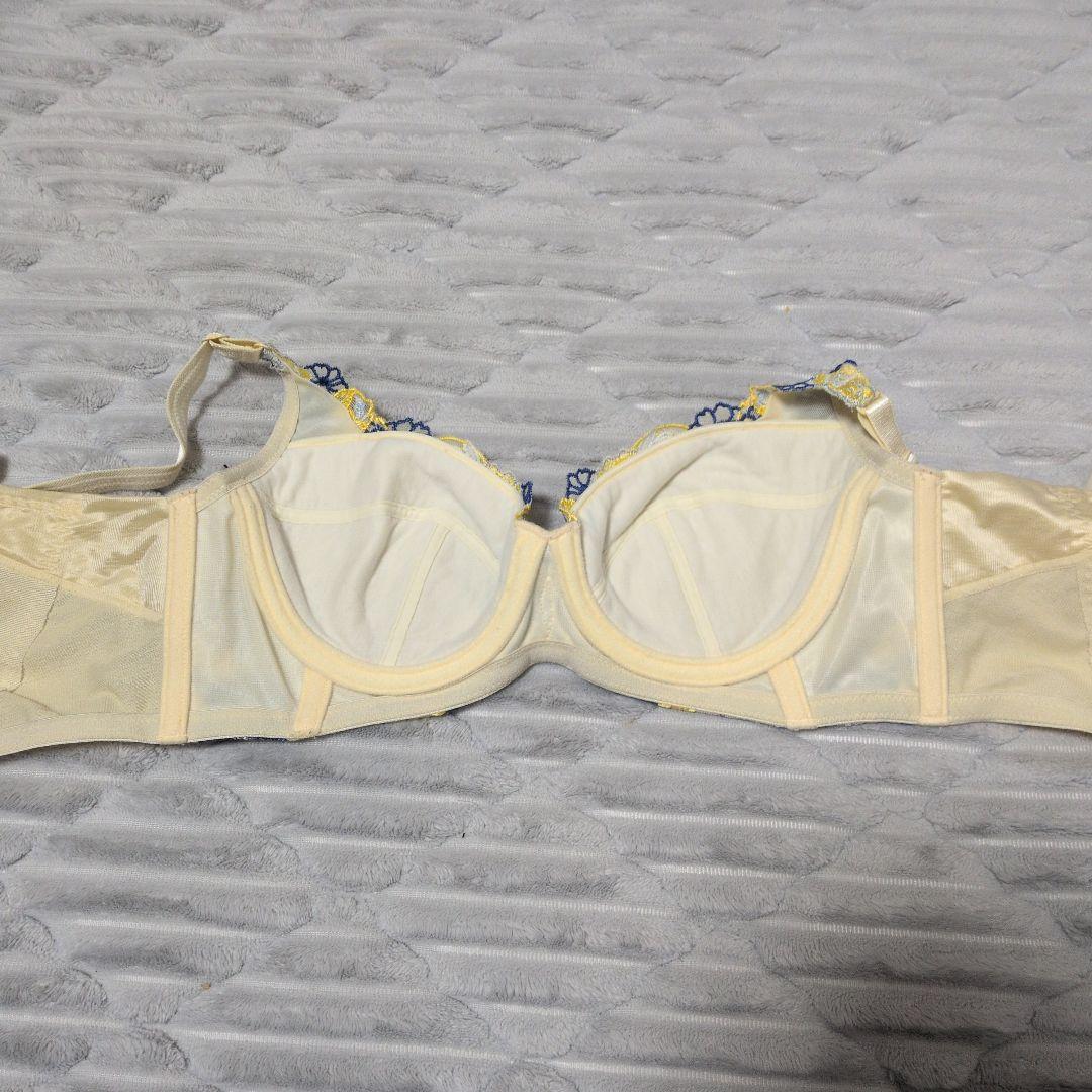 m*n様 マルコ　モンマリエシェリル　イエロー　3/4カップ　70 補正下着