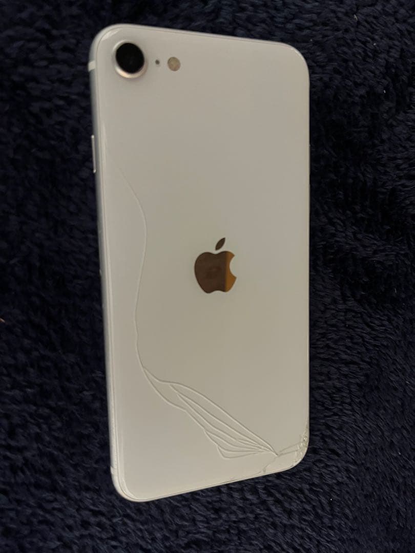 Apple iPhone SE 第二世代ホワイト 本体