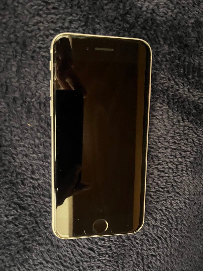 Apple iPhone SE 第二世代ホワイト 本体