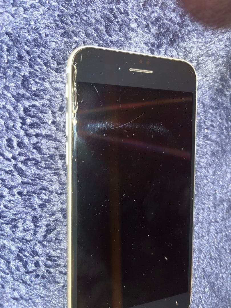 Apple iPhone SE 第二世代ホワイト 本体