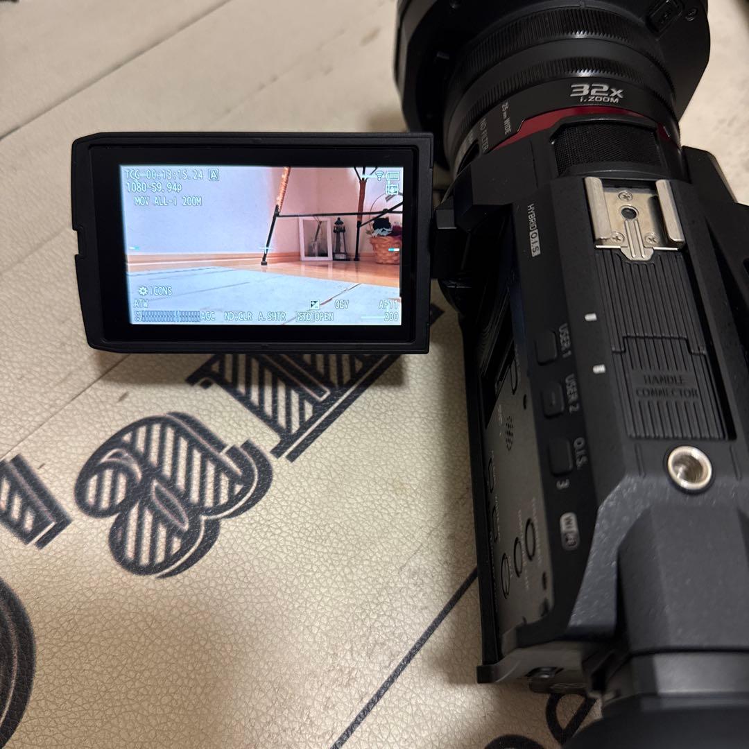 【美品】Panasonic HC-X1500 ハンドルセット　ビデオカメラ